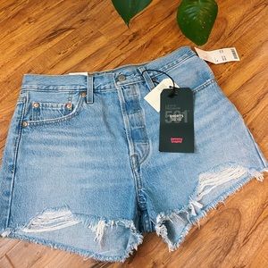 *BRAND NEW* Levi’s vintage style denim shorts